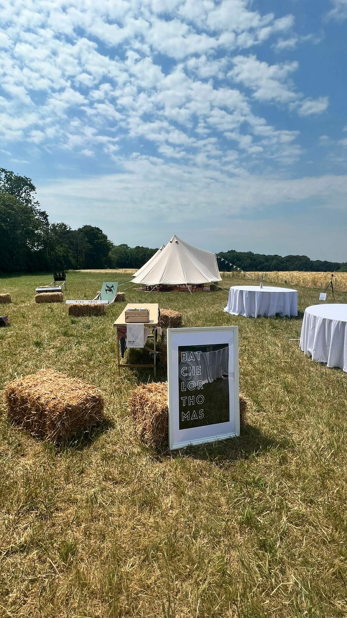 wedding ideas hay bails